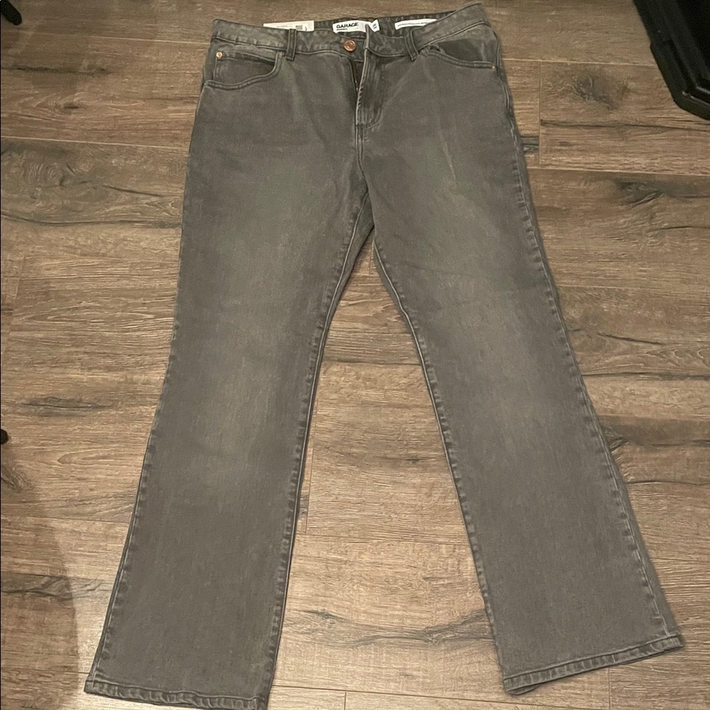 Garage women’s Charcoal Straight Jeans